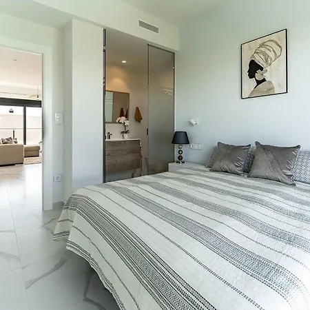 Royal Sunset Close To Golf Fields Apartman *